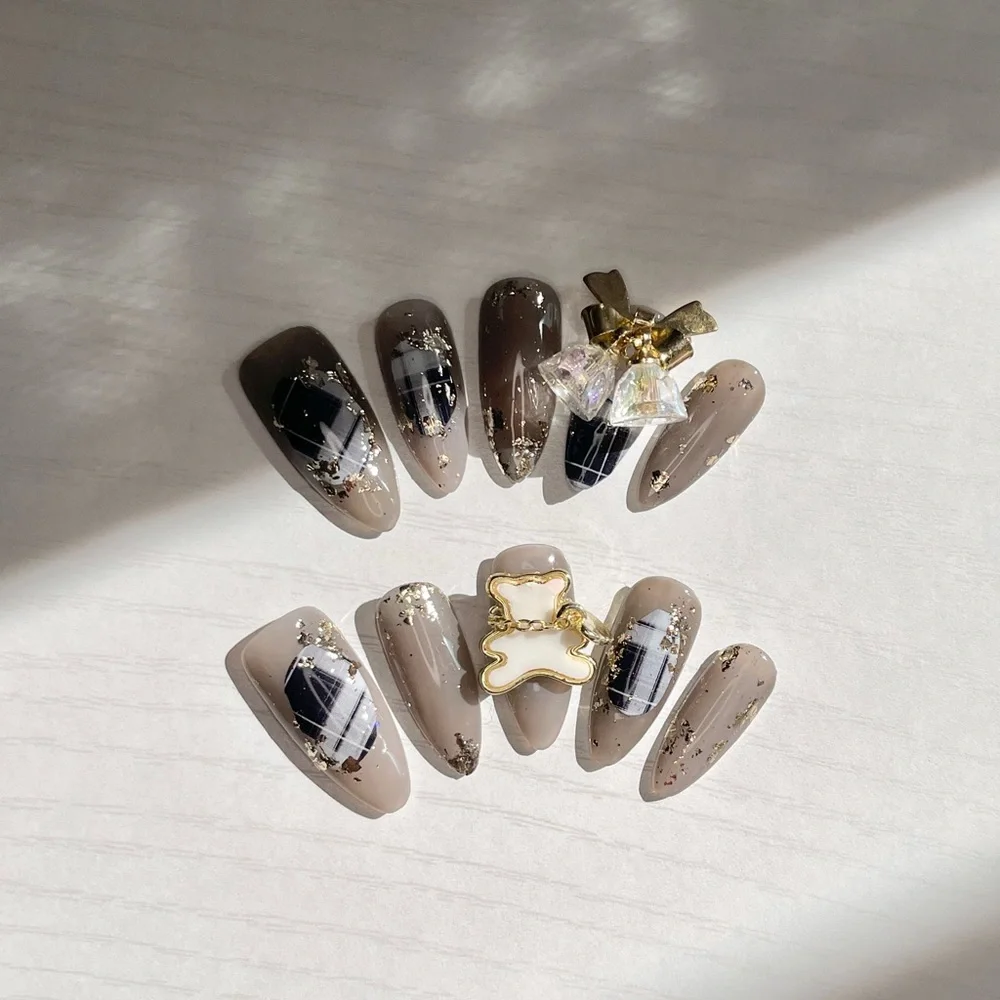 Glitter bear nail handmade gel nail, jelly nail, acrylic press on nail - Picture 3 of 4